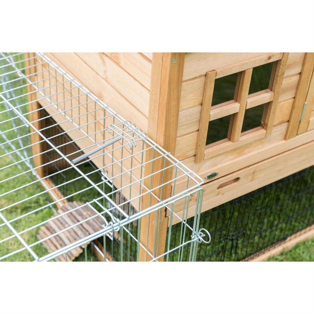 Enclosed Outdoor Run for Pets V921895