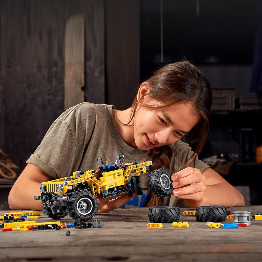 Jeep Wrangler 4x4 Toy Car Building Kit F3081
