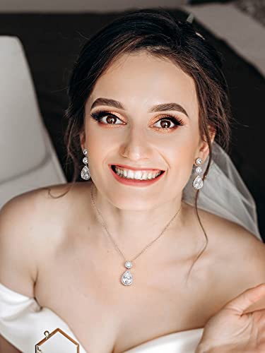 Teardrop Cubic Zirconia Bridal Necklace and Earrings Set for Women V959481