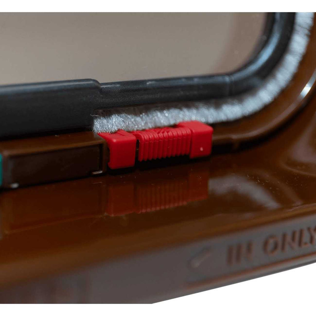 Cat Flap with Door Liner C9732